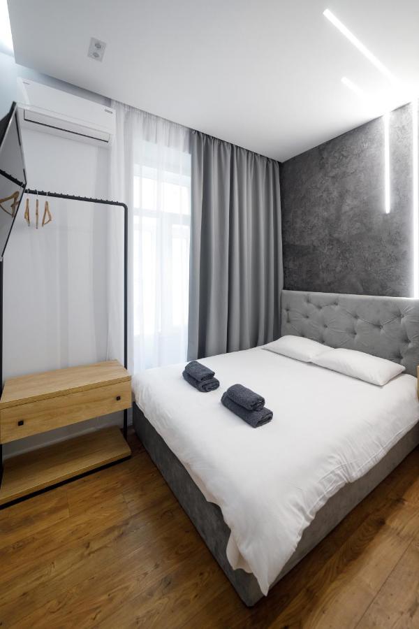 Royal Apartment On Hmelnytskogo 37 Львов Экстерьер фото