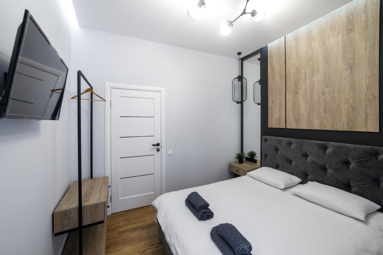 Royal Apartment On Hmelnytskogo 37 Львов Экстерьер фото